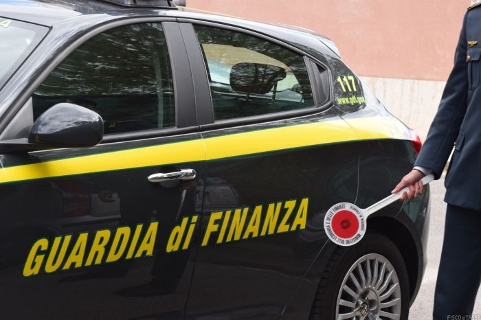 GUARDIA DI FINANZA: CONCORSO, PER TITOLI ED ESAMI