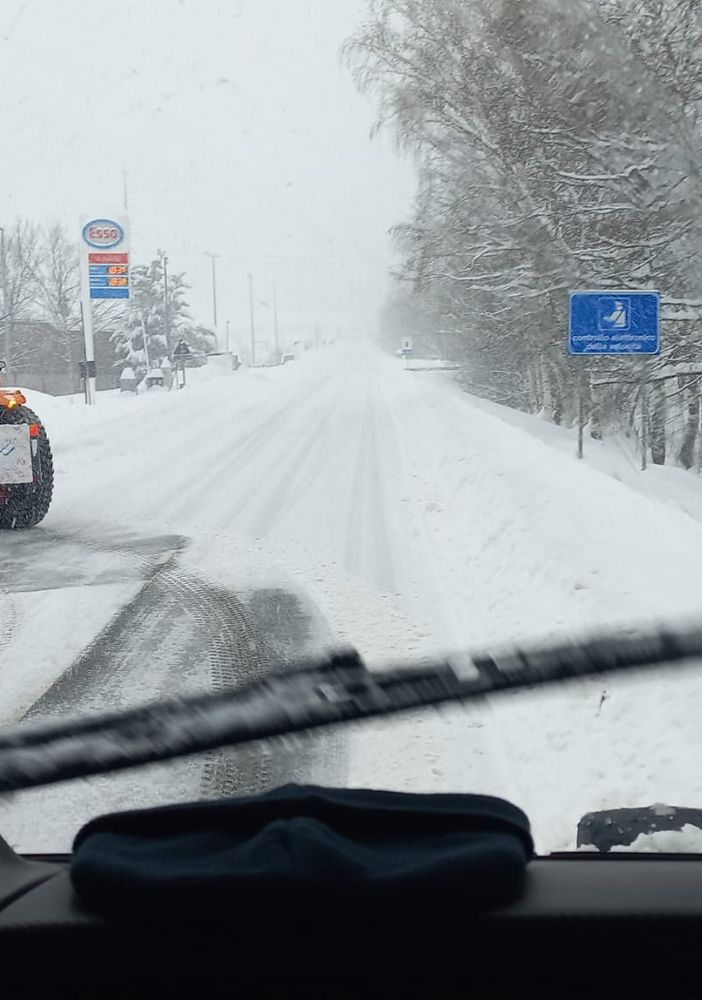 Maltempo in Valle d'Aosta, mezzi e personale Anas in azione per la pulizia e il trattamento del piano viabile sulle strade statali