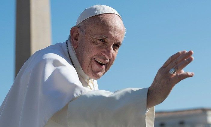 Papa Francesco: &quot;Ridere ma senza offendere i sentimenti religiosi dei credenti&quot;