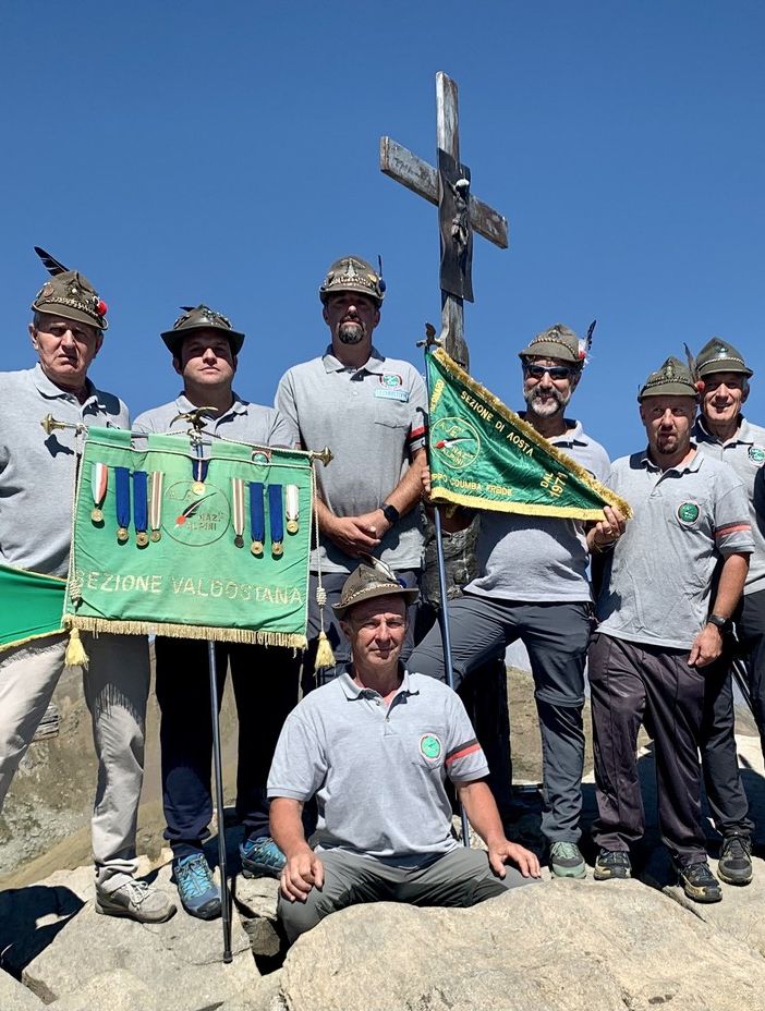 Ascensione Pointe Chaligne per l'anniversario del Corpo degli Alpini