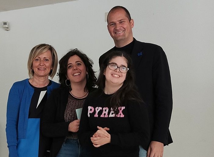 Giornata mondiale per la consapevolezza sull’autismo, organizzato dalla Cooperativa Fiocchi di Cotone presso l'Isiltep di Verrès alla presenza del Sindaco Alessandro Giovenzi e della dirigente scolastica Antonella Dallou