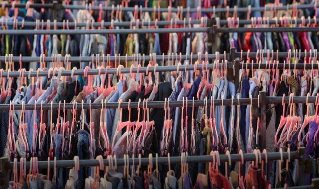 Bonus antispreco in Francia: sconto in fattura per abiti e scarpe
