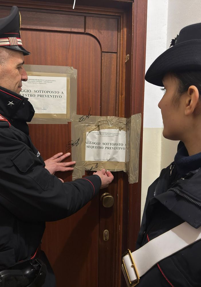 Carabinieri denunciano per favoreggiamento della prostituzione un uomo di 47 anni