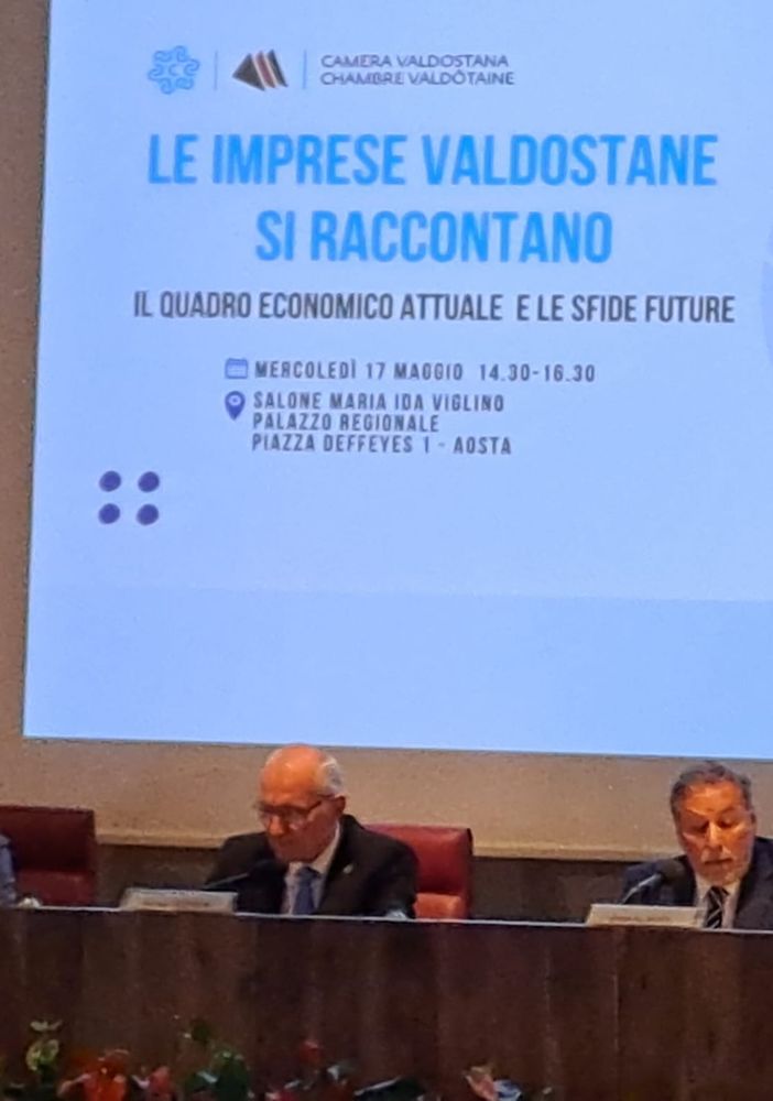 Da sn: Luigi Bertschy, Renzo Testolin e Roberto Sapia pres. Chambre