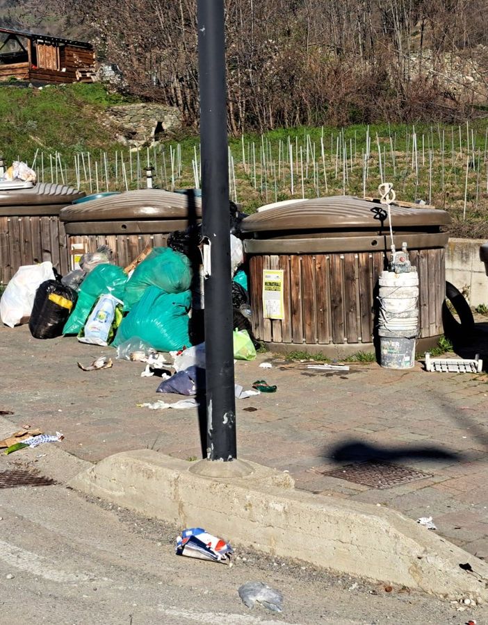 Saint Pierre: La vergogna dell'indifferenza - Chiude il bazar dell'inciviltà