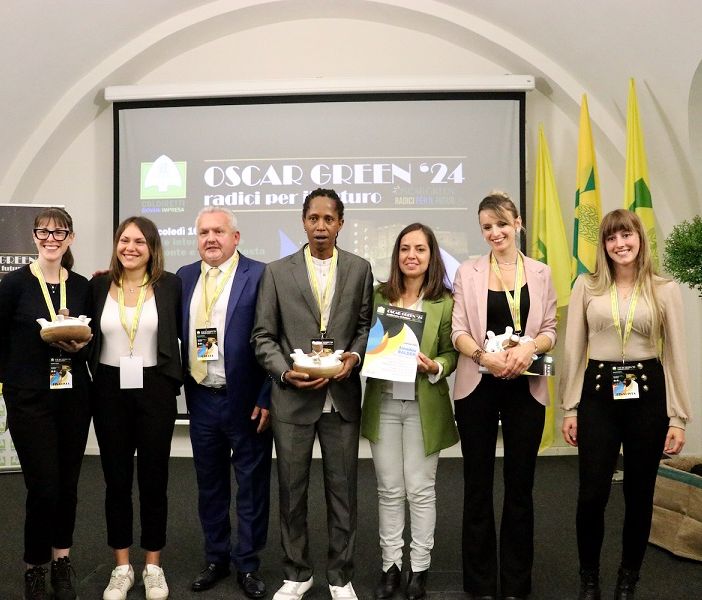 da sn: Alessandra Marcoz, Stephanie Anselmet, Elio Gasco,  Amadou Baldeh, Alessia Gontier, Anny Peraillon e Alessia Planaz
