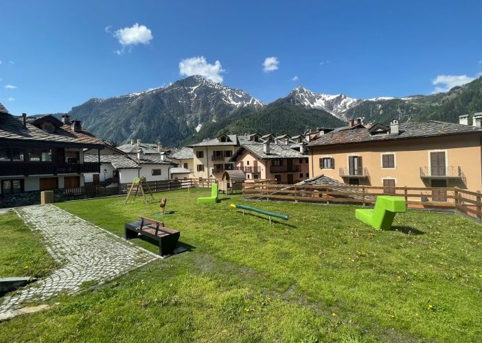 Courmayeur: Nuova veste per l'area bimbi di via Marconi