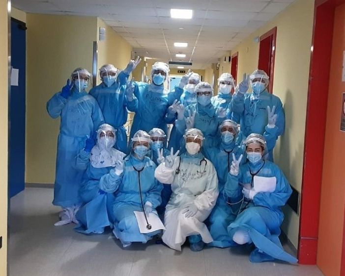 “Nessuno si salva da solo”: il grazie del Papa ai sanitari, eroici contro il Covid