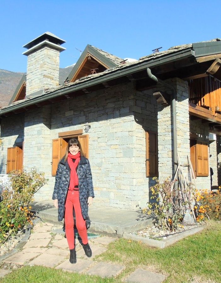 CASA SUBITO IN VALLE D'AOSTA: Villa indipendente in vendita a Saint Christophe, loc. Nicolin