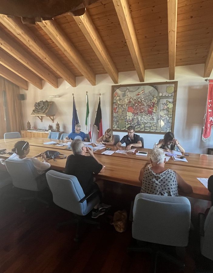 Lavori del Consiglio comunale di Fenis (foto ufficio stampa)