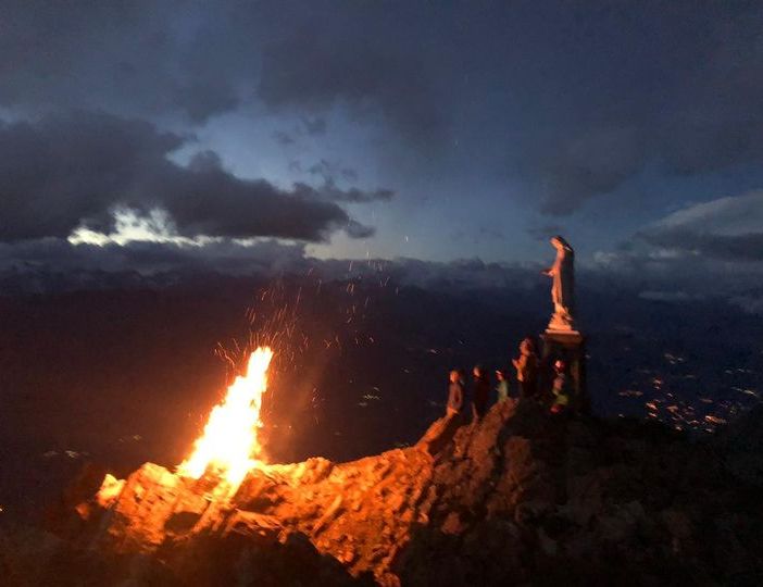 Fuoco di San Pietro sulla Becca di Nona (repertorio)