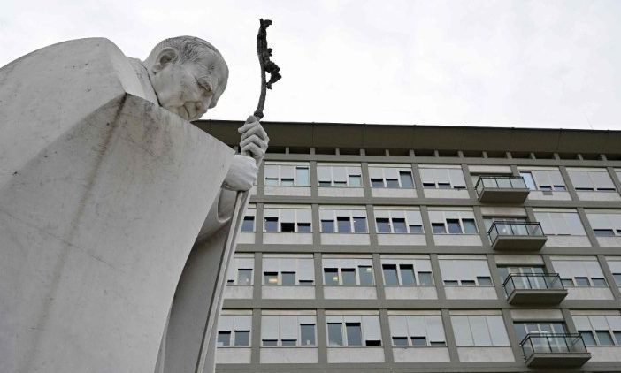 Bruni: il Papa ha riposato bene, quadro clinico in miglioramento