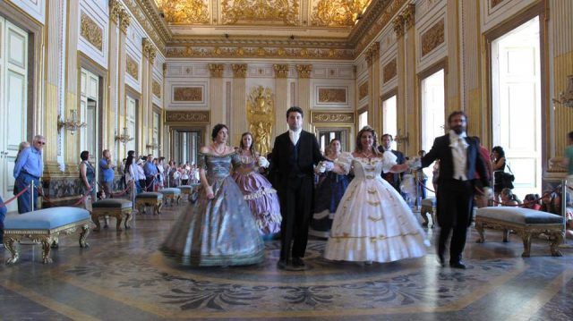 Al Castello dei Savoia a Sarre rivive il Gran Ballo Reale