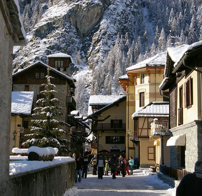 Ricco cartellone natalizio a Gressoney