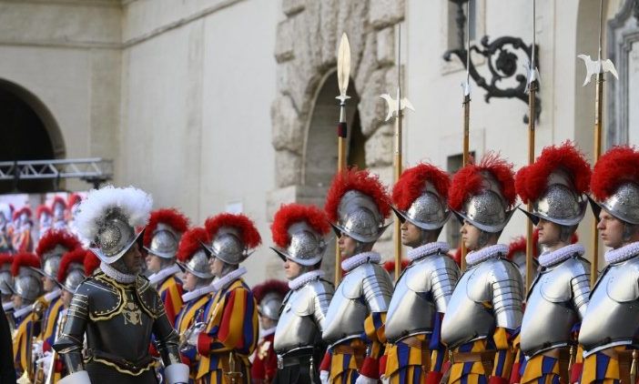 Il giuramento delle Guardie Svizzere, collaboratori della pace