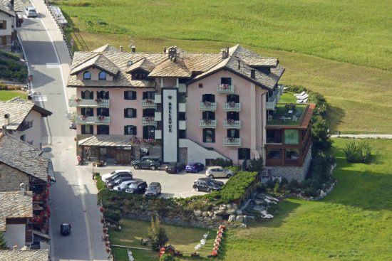 Impatto Economico e Turistico del Bellevue Hotel&amp;Spa di Cogne