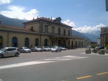 Piazza Manzetti così articolata si vedrà solo nelle  cartoline storiche