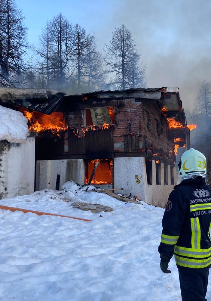 Pista dolosa per l'incendio alla 'casa del bob' a Cervinia