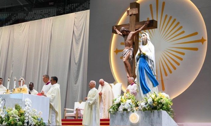 Il Papa: abbracciare tutti, senza preferenze e differenze