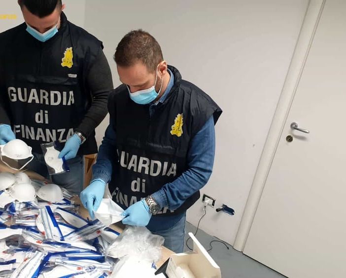 Comitato CRI Aosta vittima della truffa delle mascherine FFP2