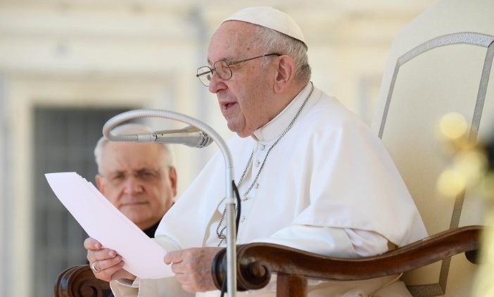 Papa: non saremo giovani per sempre, ma la vecchiaia ci prepara all'eternità