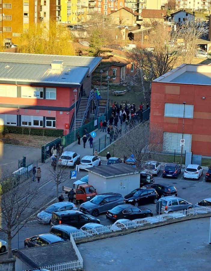 Aosta: La Polizia locale se n’è andata, la festa è finita ed i cittadini imprigionati nei cortili