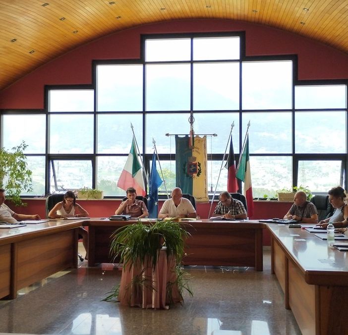 Un momento dell'adunanza del consiglio comunale