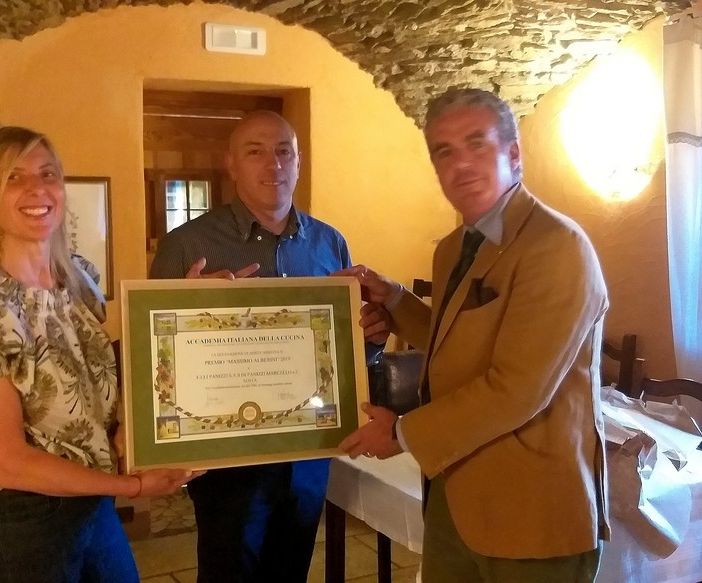 La consegna del premio ai fratelli Panizzi