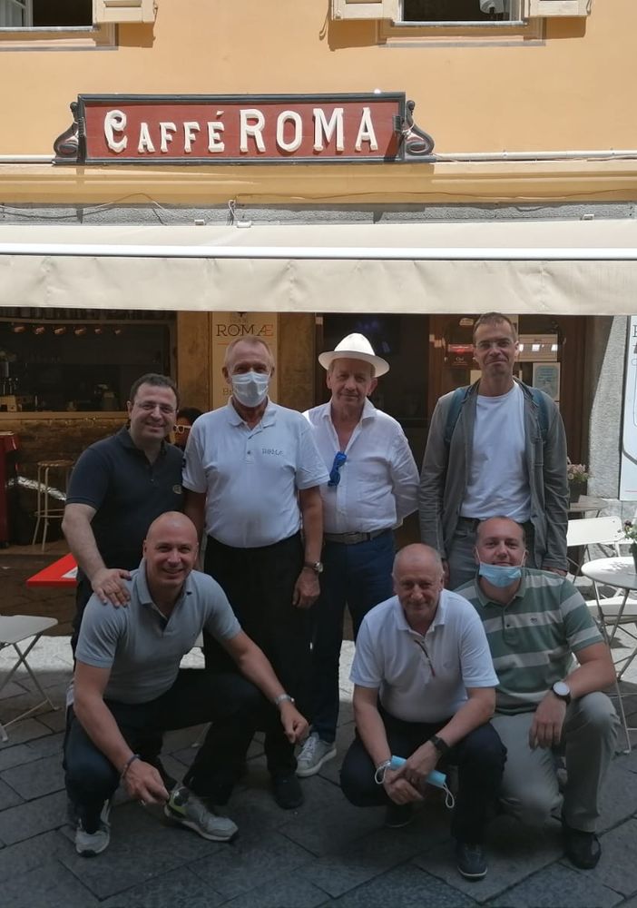Da sn: in piedi Enzo Gullone,  Moreno Rossin, Roberto Bellini (vice presidente AIS Nazionale), Carlo Badino, (seduti) Alberto Levi, Nicola Abbrescia e Simone Clerin.
