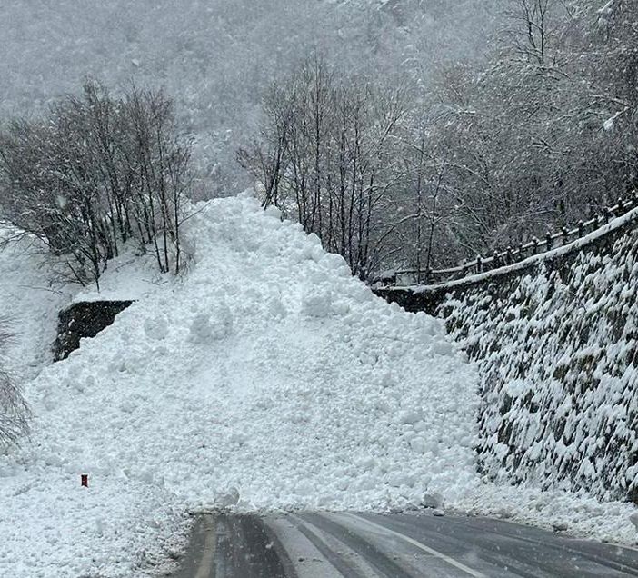 La valanga sulla strada per Gressoney