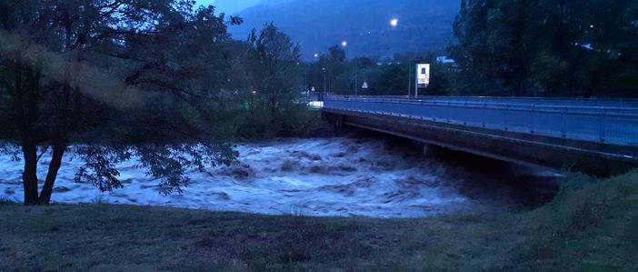 Nella foto di Jean Claude Vierin (profilo Fb), il livello alto della Dora Baltea