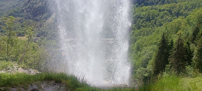 Anello sotto le cascate di Noasca