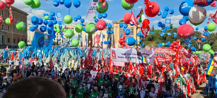 UNA DELEGAZIONE DELLA CISL VALLE D’AOSTA ALLA MANIFESTAZIONE SINDACALE UNITARIA CONTRO I FASCISMI UNA DELEGAZIONE DELLA CISL VALLE D’AOSTA ALLA MANIFESTAZIONE SINDACALE UNITARIA CONTRO I FASCISMI