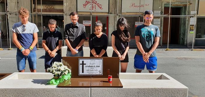 Un momento del flashmob 'galeotto' Un momento del flashmob 'galeotto'