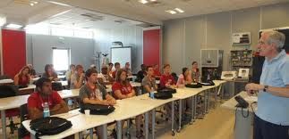 Studenti 'a lezione' in un'azienda informatica