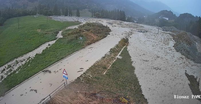 Colate detritiche in Valpelline: Strade interrotte e evacuazioni, interventi in corso