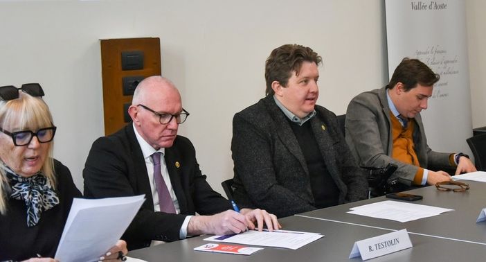 Ambassade sans Ambages : des jeunes valdôtains au cœur de la Francophonie Ambassade sans Ambages : des jeunes valdôtains au cœur de la Francophonie