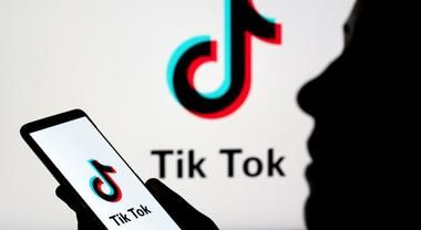 Nuove misure restrittive per i minori di 13 anni che navigano in Tik Tok