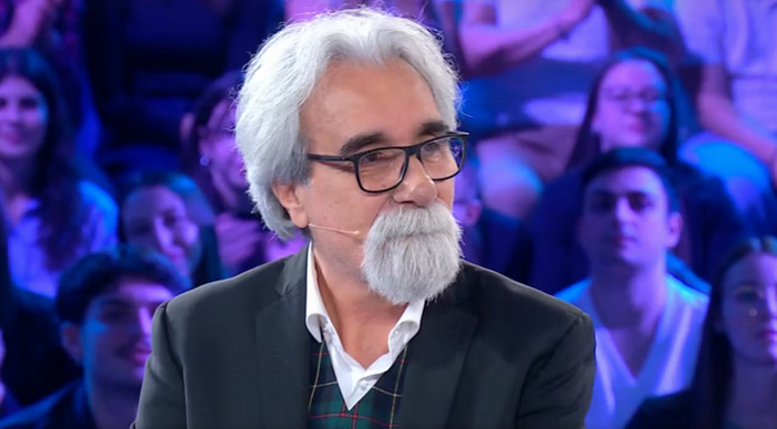 E' morto Beppe Vessicchio, a musica italiana piange il suo maestro E' morto Beppe Vessicchio, a musica italiana piange il suo maestro