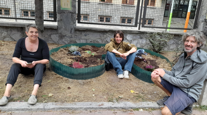 Allestimento aiuola invernale nel Quartiere Cogne
