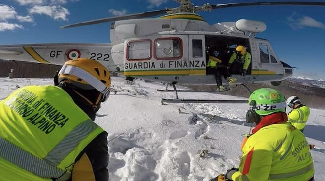 GUARDIA DI FINANZA: PUBBLICATO IL CONCORSO, PER TITOLI ED ESAMI, PER IL RECLUTAMENTO DI 33 ALLIEVI FINANZIERI DEL CONTINGENTE ORDINARIO – SPECIALIZZAZIONE “TECNICO DI SOCCORSO ALPINO (S.A.G.F.)” – ANNO 2021. GUARDIA DI FINANZA: PUBBLICATO IL CONCORSO, PER TITOLI ED ESAMI, PER IL RECLUTAMENTO DI 33 ALLIEVI FINANZIERI DEL CONTINGENTE ORDINARIO – SPECIALIZZAZIONE “TECNICO DI SOCCORSO ALPINO (S.A.G.F.)” – ANNO 2021.
