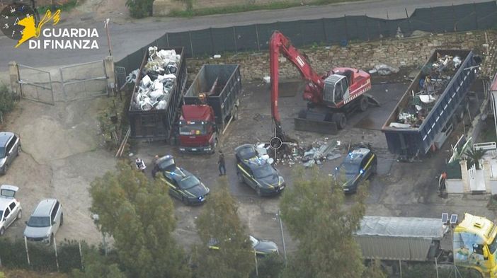 Traffico illecito di rifiuti, sequestrati beni per 2 milioni a Caltanissetta