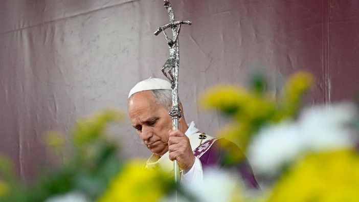 Il Papa al Verano: Dio ha aperto un passaggio di vita eterna nel tunnel della morte Il Papa al Verano: Dio ha aperto un passaggio di vita eterna nel tunnel della morte
