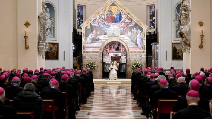 Il Papa ai vescovi italiani: siate profeti di pace in un tempo segnato da fratture