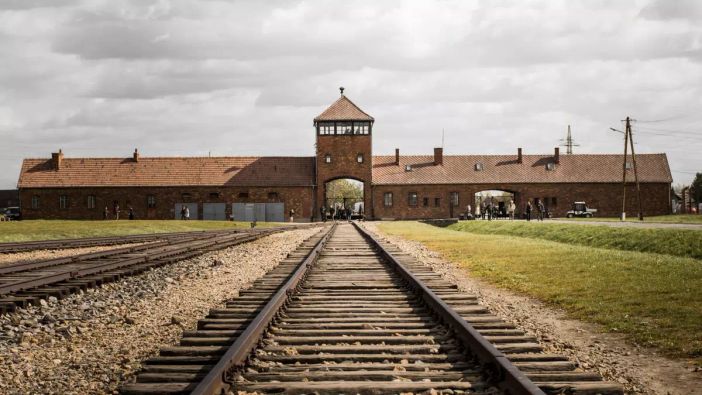 Un minuto di silenzio in memoria di Domenico Parisi. A inizio lavori anche la commemorazione del Giorno della Memoria
