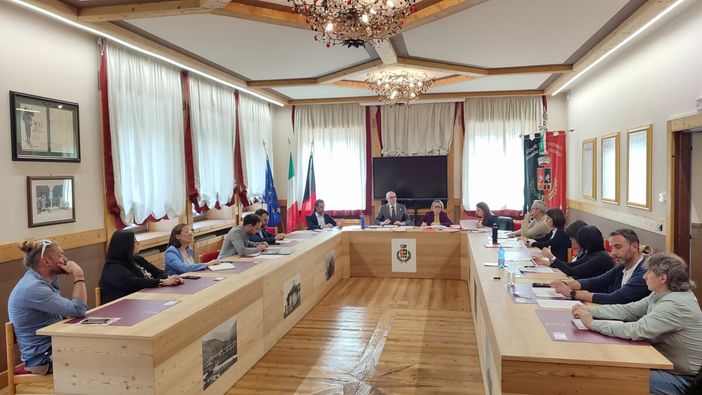 Charvensod: approvato il rendiconto 2025. Al via i lavori per l'acquedotto e il restyling del campetto Bellevue