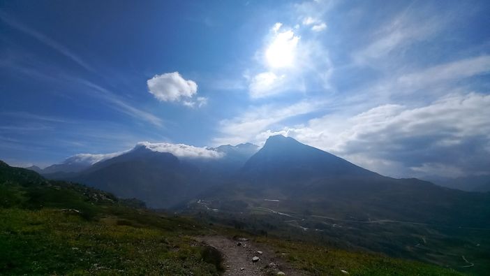 Il Monte Leone salendo allo Straffelgrat (ph. M. Carlesso) Il Monte Leone salendo allo Straffelgrat (ph. M. Carlesso)