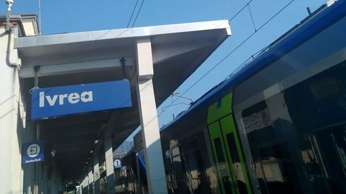 Inaccettabile quello che succede sul treno Ivrea-Torino Inaccettabile quello che succede sul treno Ivrea-Torino