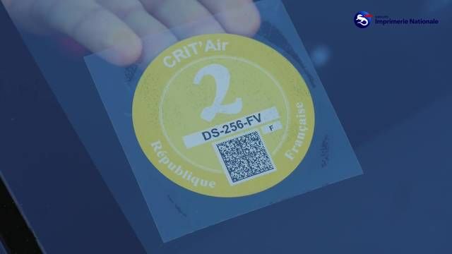 In Francia presto vignette per poter circolare in aree urbane a rischio inquinamento dell’aria