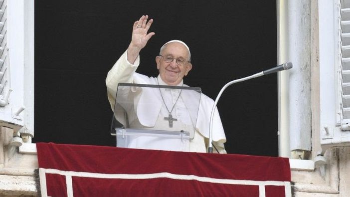 PAPA: Stupirsi dei doni di Dio che guarisce e dona dignità all'uomo PAPA: Stupirsi dei doni di Dio che guarisce e dona dignità all'uomo